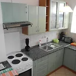 Sandra Kat Near Sea And شقة تْسْغيكفانِتْسا