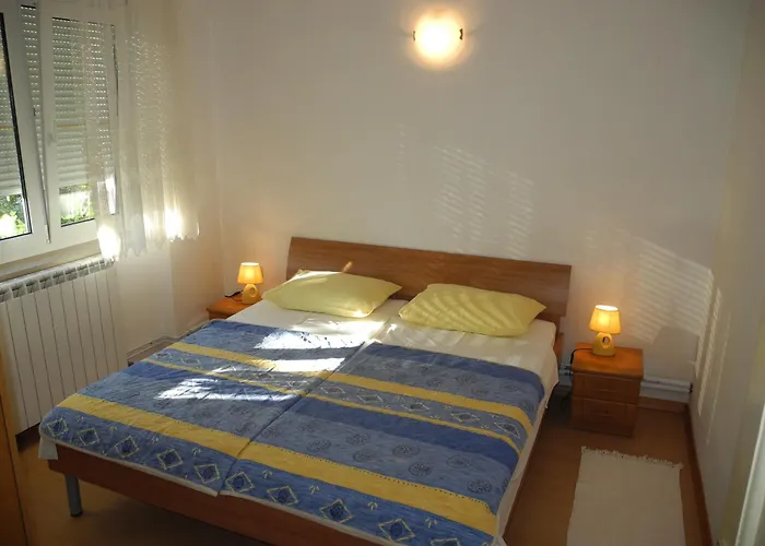 Sandra Kat Near Sea And